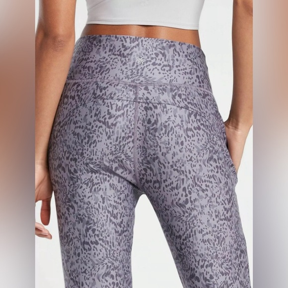 Athleta Violet Print Salutation Crop Jogger Lifestyle Fitness Pant - Picture 4 of 12